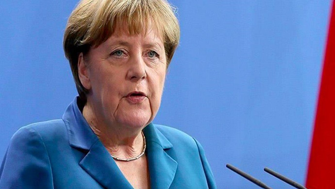 ALMANYA BAŞBAKANI MERKEL, TÜRKİYE’YE 3 MİLYAR EURO YARDIM KONUSUNDA ANLAŞTIKLARINI DUYURDU