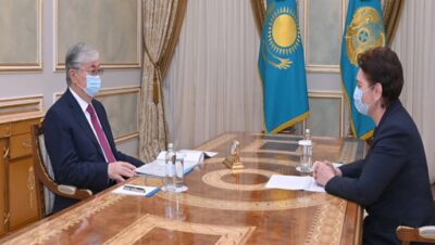 Глава государства принял акима Кызылординской области Гульшару Абдыкаликову