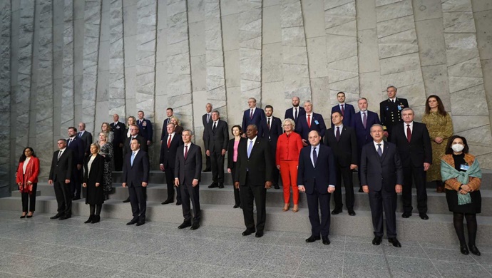 Millî Savunma Bakanı Hulusi Akar, NATO’daki Aile Fotoğrafı Çekimine Katıldı