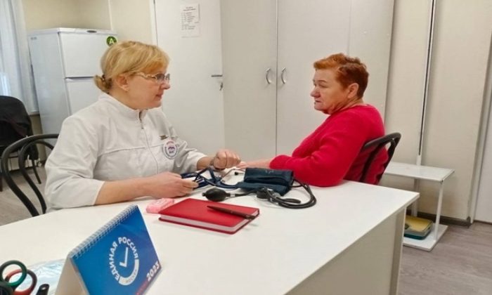 Московские единороссы организовали медицинскую консультацию для взрослых и детей из ПВР